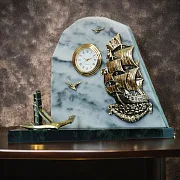 Настольные часы «Адмиралтейские» из бронзы, змеевика и мрамора — красивый подарок — фотография 1