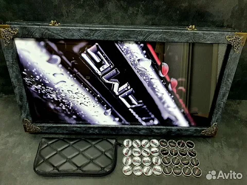 Нарды под стеклом «Mercedes AMG» — красивый подарок