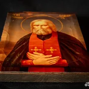Икона "Св. Серафим Саровский" с ковчегом — необычный подарок — фотография 3
