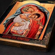 Богоматерь "Защитница сирых и убогих" Икона дерево — оригинальный подарок — фотография 6