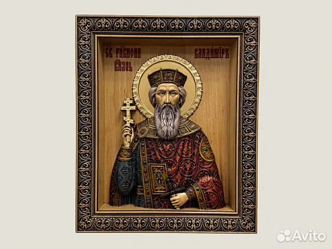 На память: Икона резная из дерева Святой Князь Владимир