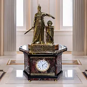 Часы «Россия» с воительницей — необычный подарок — фотография 1