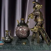 На память: Фигурка «Гном-химик» на змеевике — фотография 1
