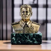 На память: Бронзовый бюст «И.В. Сталин» — фотография 1