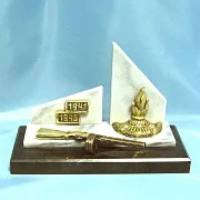 Сувенир «Вечный огонь» из бронзы и камня — оригинальный подарок — фотография 2
