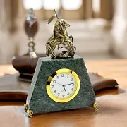 Часы «Георгий Победоносец» на змеевике — необычный подарок — фотография 1
