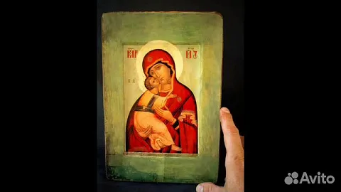 На память: Икона Богоматерь Владимирская. С ковчегом