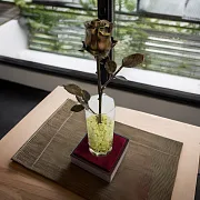Бронзовая композиция «Роза в стакане» с подставкой — необычный подарок — фотография 1