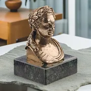 Бюст «Екатерина II» из бронзы — необычный подарок — фотография 1